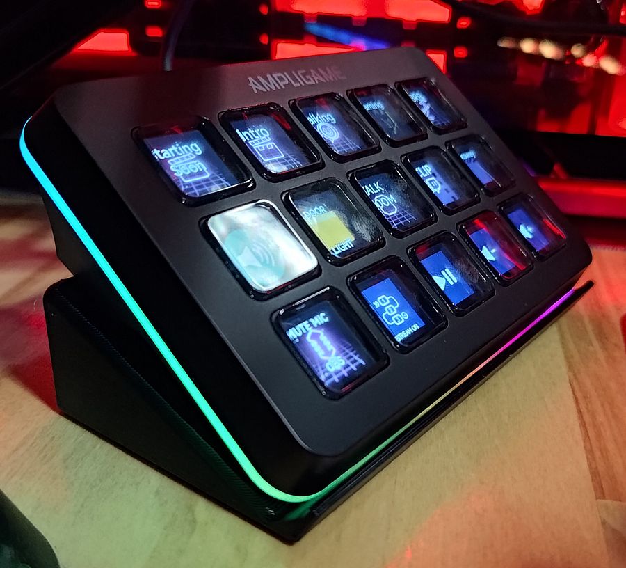 Fifine Ampligame D6 Stream Controller Angled Stand product image (3)