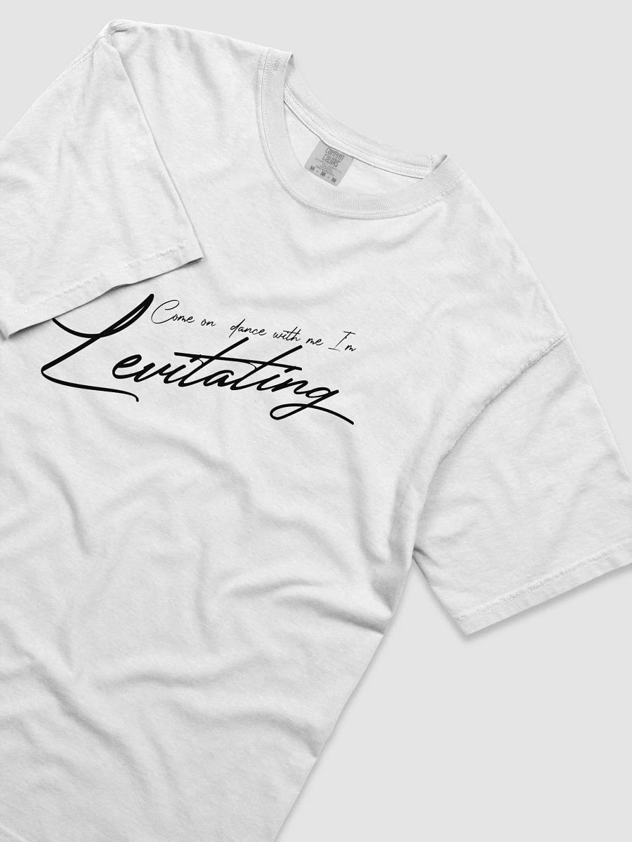 Levitating product image (17)