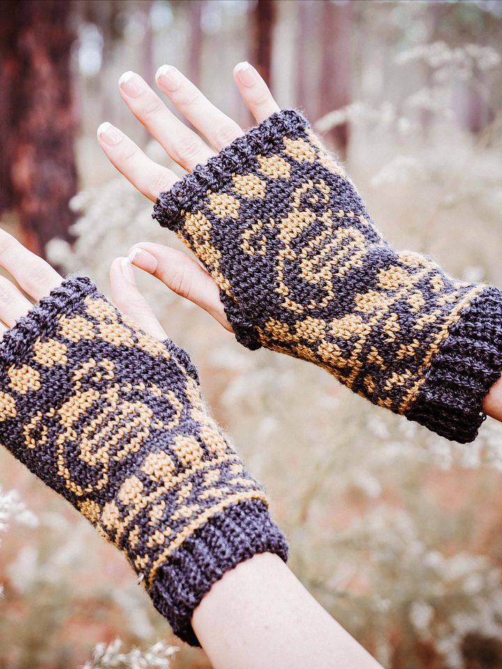 Crochet Fingerless Bee Mitten Pattern product image (2)