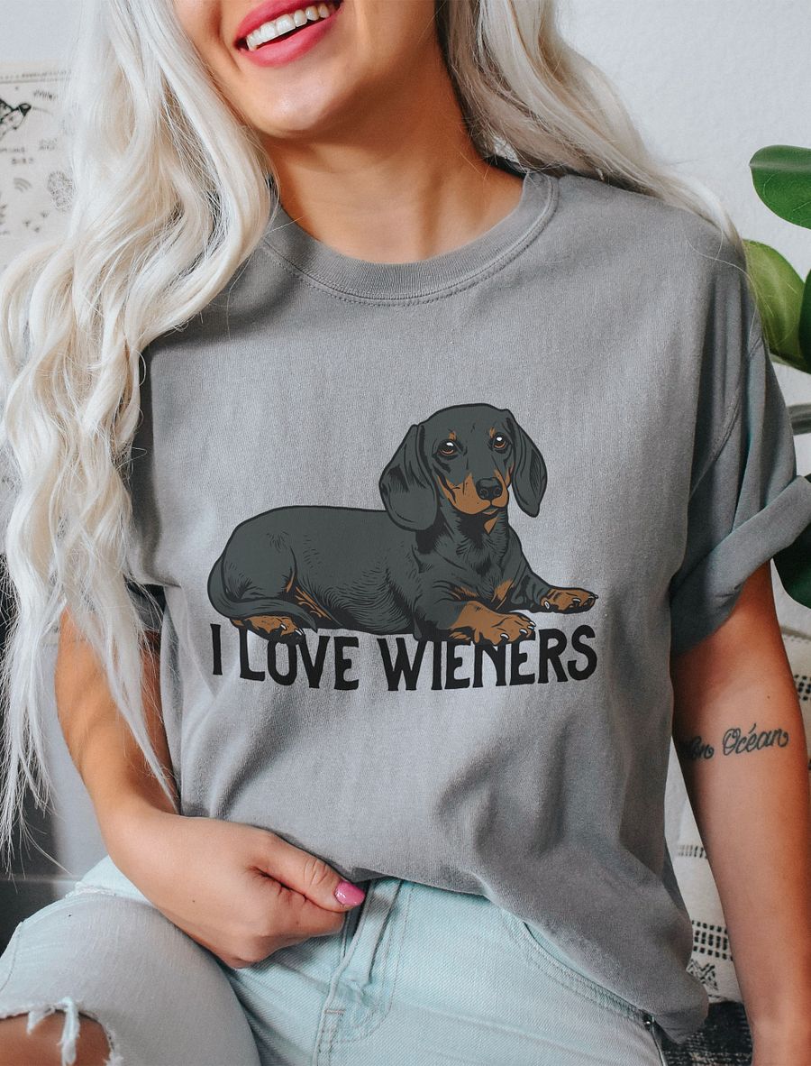 I Love Wieners T-Shirt of a Daschshund | Funny T-Shirt for Wiener and Doxie Owners product image (21)