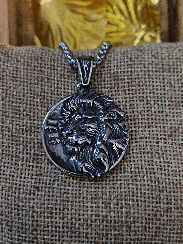 The Armored Kingdom Lion of the Iron Pride Necklace-Stainless Steel-Detailed Lion Head Design product image (1)