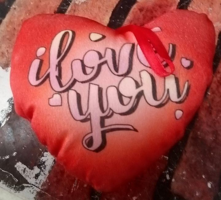HEART PILLOW product image (1)