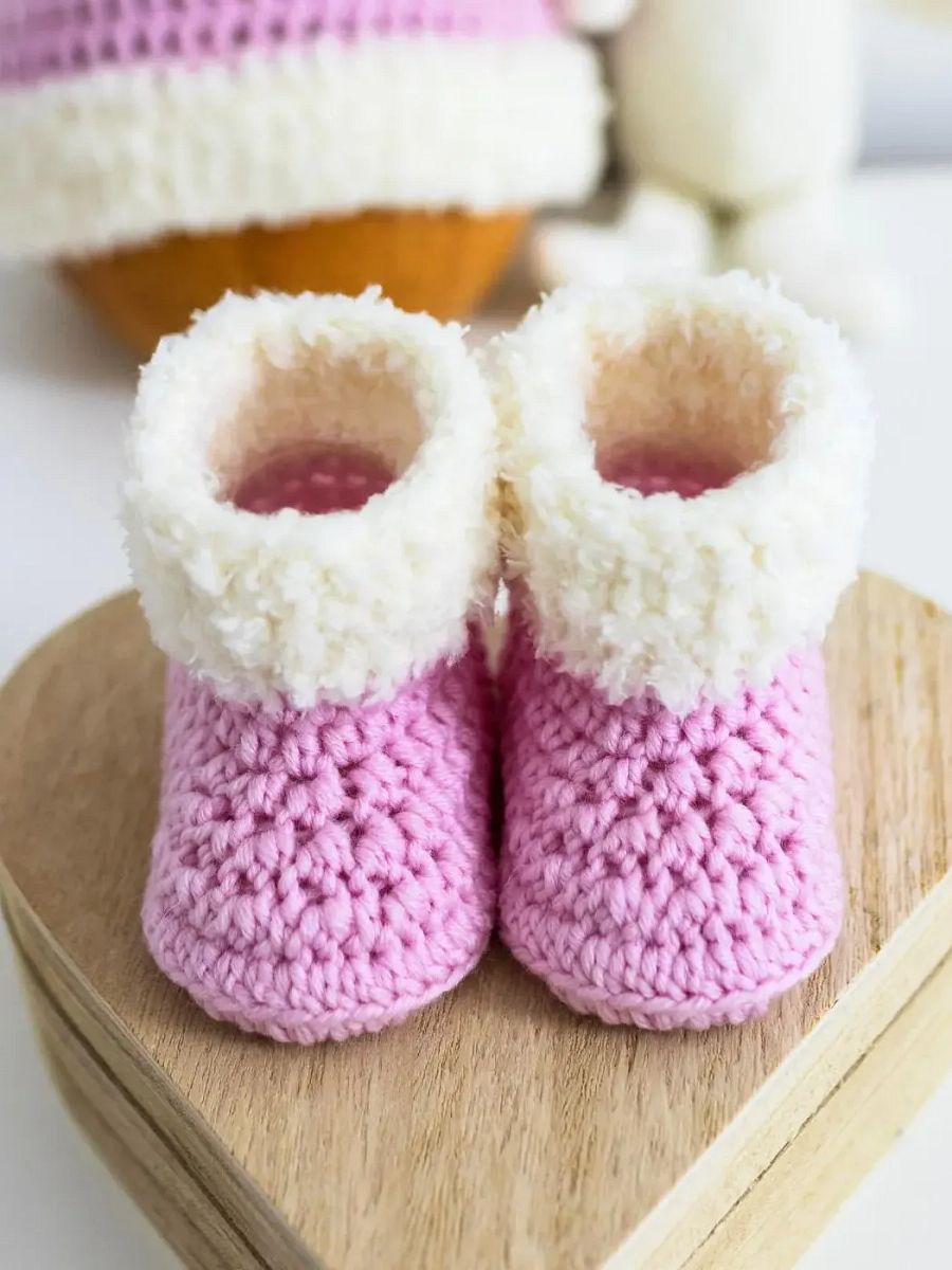 Crochet Pattern: Warm Baby Booties product image (7)