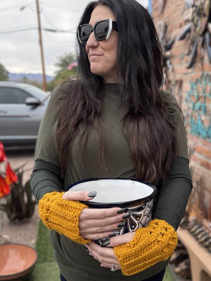 Mini Twist Mitts product image (1)