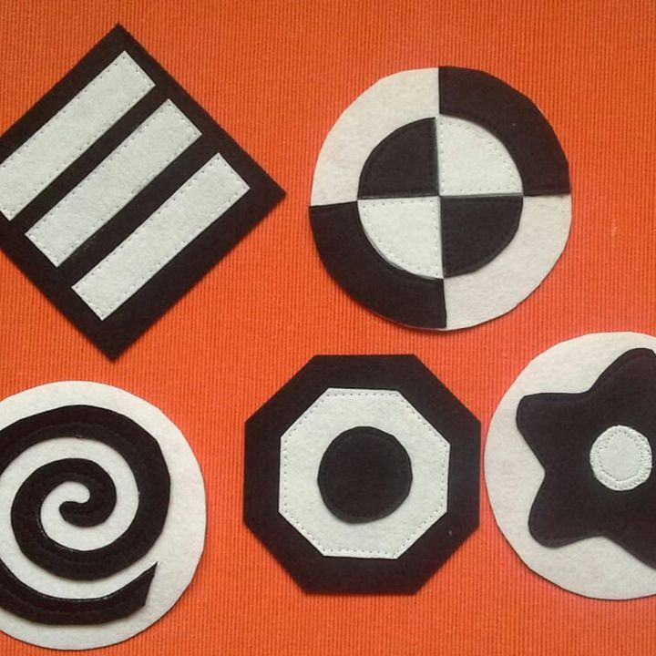 Montessori Black and White Baby Mobile product image (1)