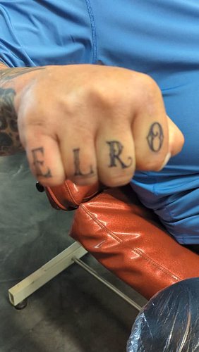 My first knuckle tattoo! (We had one too many letters so the Y is on the thumb 😂) Pretty happy with how this turned out consi...