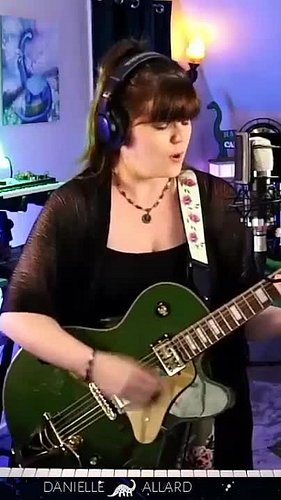 Sometimes you've just got to rock out on a Sunday. Here's today's cover song & I hope it makes you headbang today!
.
Full vid...