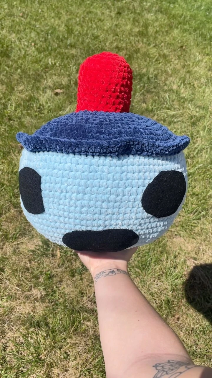 Crocheted a Roblox head lol 

#crochetbykadin #crochetaddict #crochetlove #crochetersofinstagram #crochetinspiration #crochet...