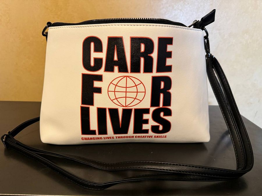 Care 4 Lives CrossBag product image (9)