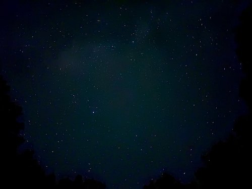 Tonight’s sky after a rainy day. Milky Way giving us some dust.
.
.
.
.
.
.
.
#sky #nightsky #stars #milkyway #astrophotograp...