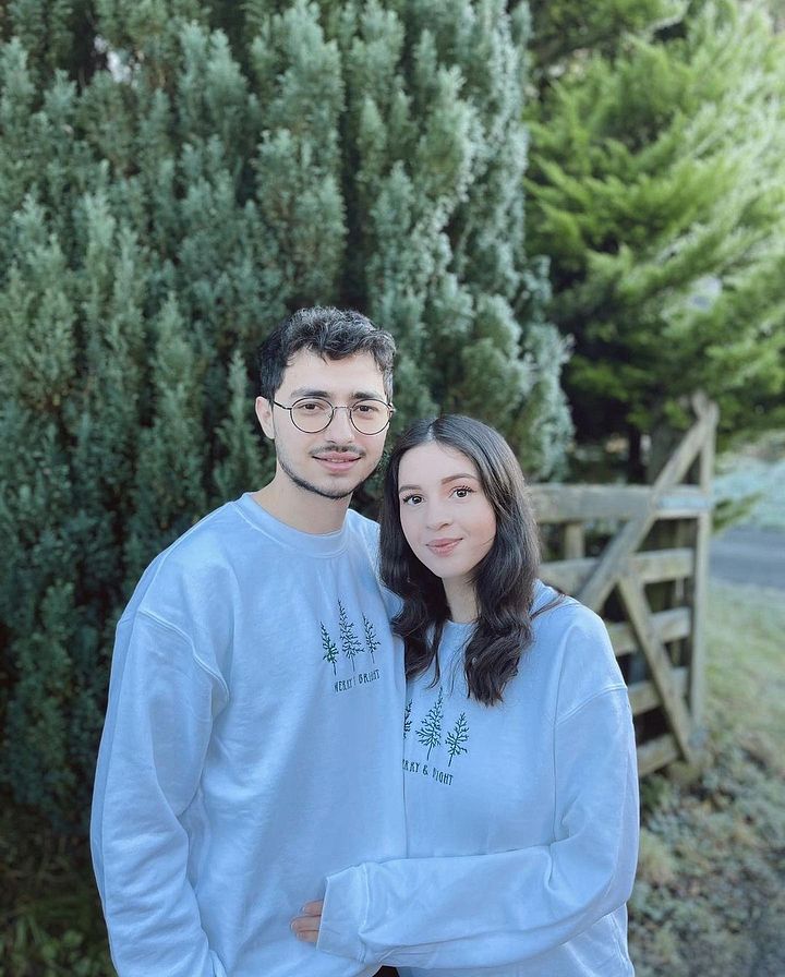 Merry and bright sweatshirt product image (2)