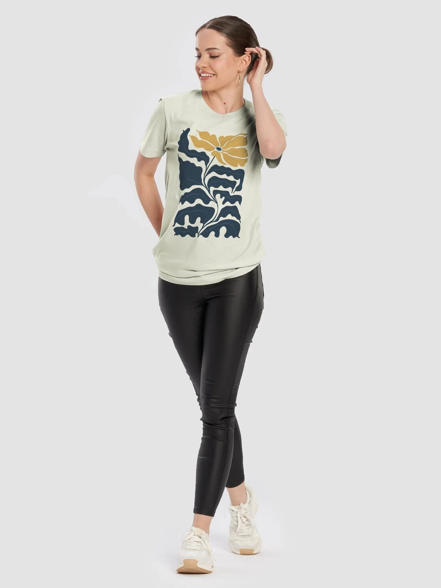 Elegance T-Shirt product image (10)