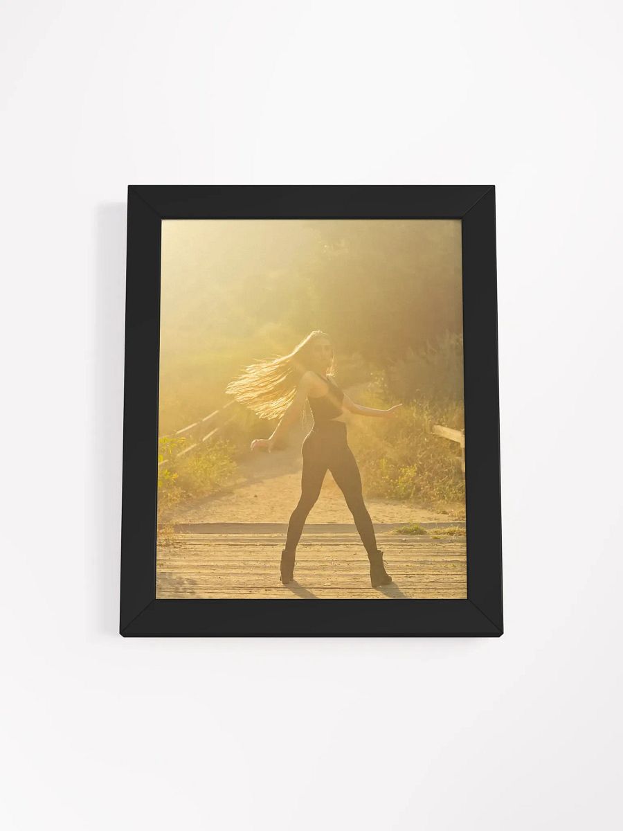Uncaged photograph product image (1)