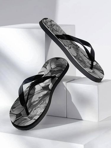 🌸 Step into style with our B&W Peonies Flip Flops 🌸
Where comfort meets monochrome elegance. These floral-inspired flip flops...