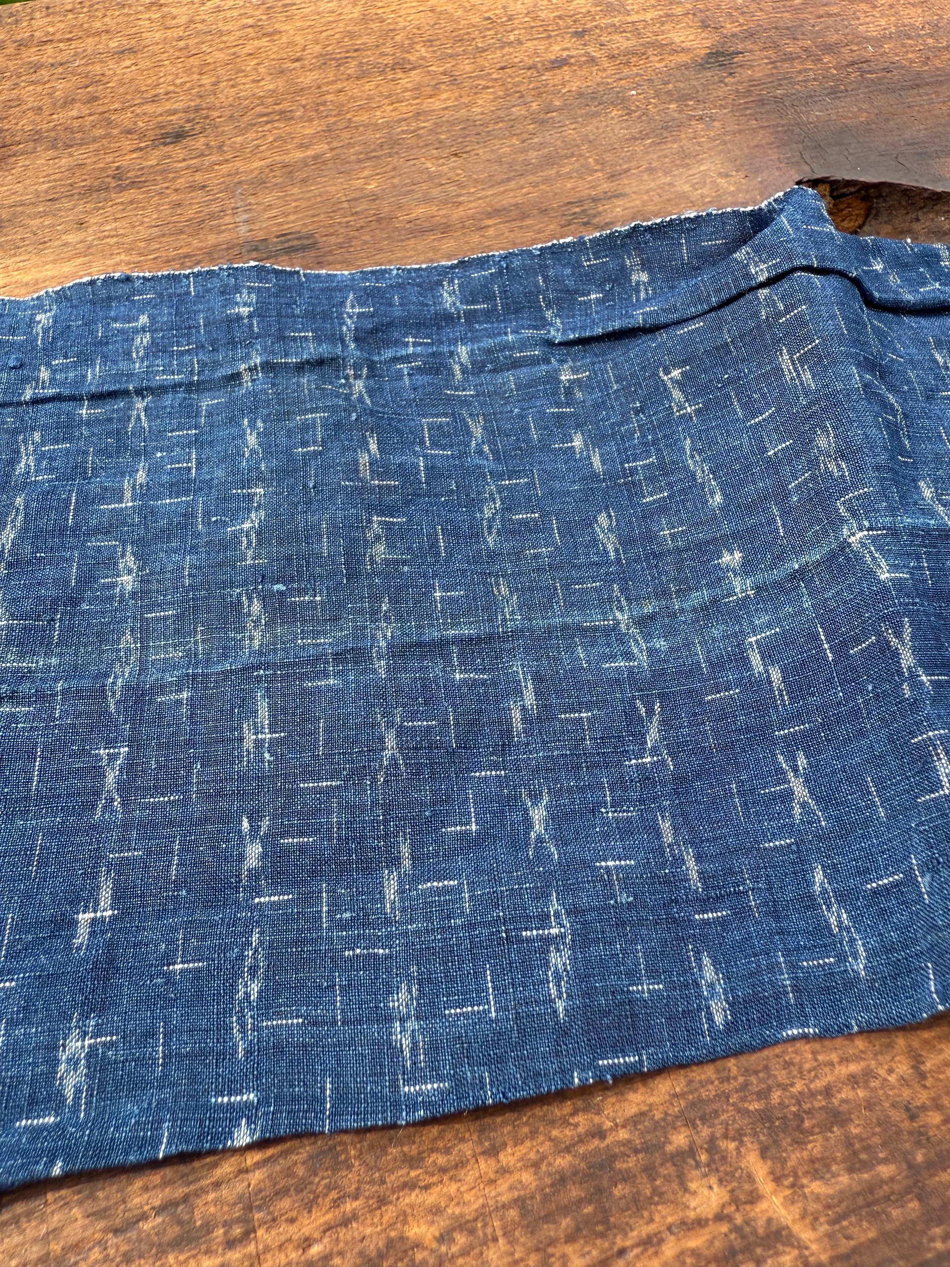 🎎 Antique Japanese Kasuri Indigo Boro Fabric Patch – Japan Antique Roadshow product image (3)