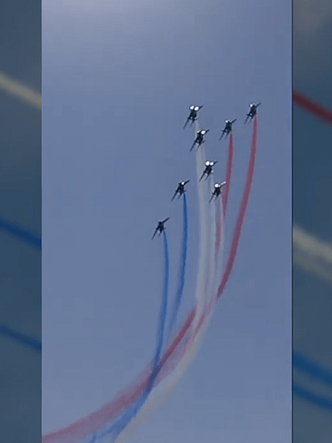Vidéo à télécharger: Entraînement de la Patrouille de France product image (2)