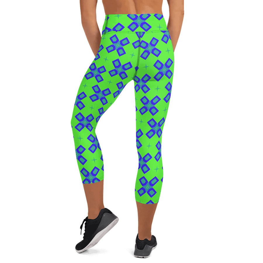 Geometric Groove Capri Leggings product image (6)