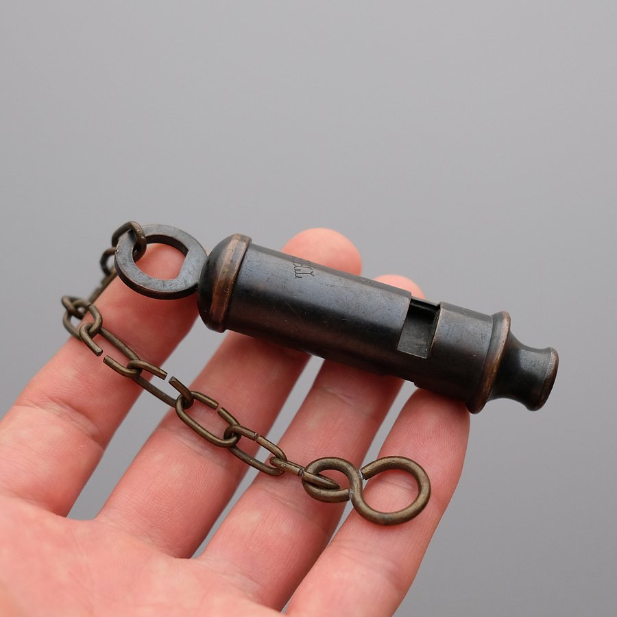 British police used a whistle in 1920-50 product image (1)