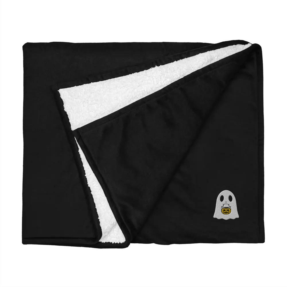 Embroidered to perfection product image (13)