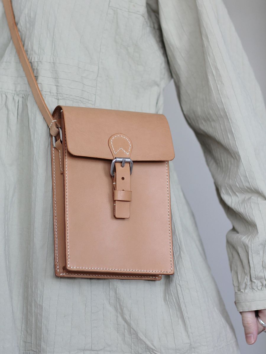 Vegetable Tanned Leather Classic Satchel – Honey product image (5)