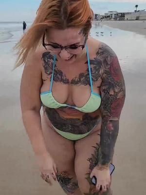how can you not smile when you are on the beach?! 🏝️