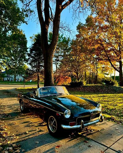 Thanks to @mgb_1973 for this great picture! #mgb #mgcars #british #classiccar #fall #autumn #beachboys #usa #saturday #weeken...