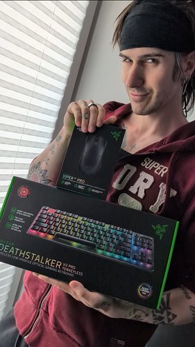Danke @razerdeutschland für das Power Up mit der Viper V3 Pro und dem Deathstalker V2 Pro 😇

#Razer #razergaming