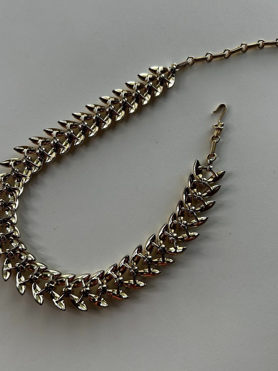 Vintage Coro Gold Tone Leaves Choker Necklace product image (4)