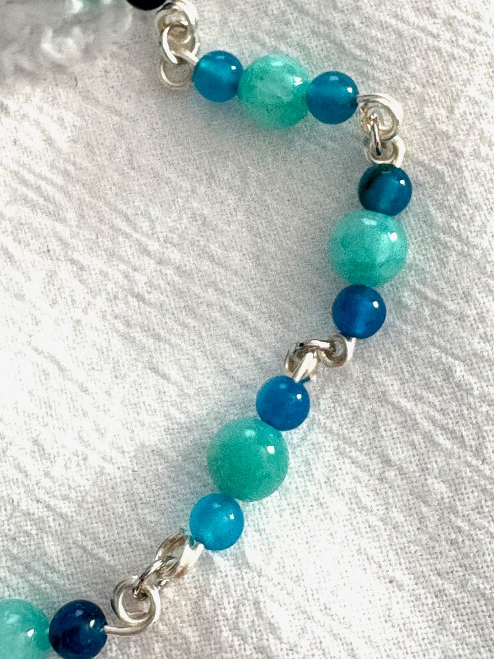 MFD-00272 | Pebble Sea Glass Bracelet | Wire Wrapped Links | by Monique Faella Designs™ product image (2)