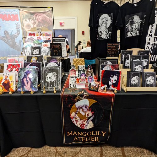 DAY 2, GIVE IT UP FOR DAY TWO!! Here at @horroronmain until 7PM today!! Come say hi unless ur too scared to see the new stick...