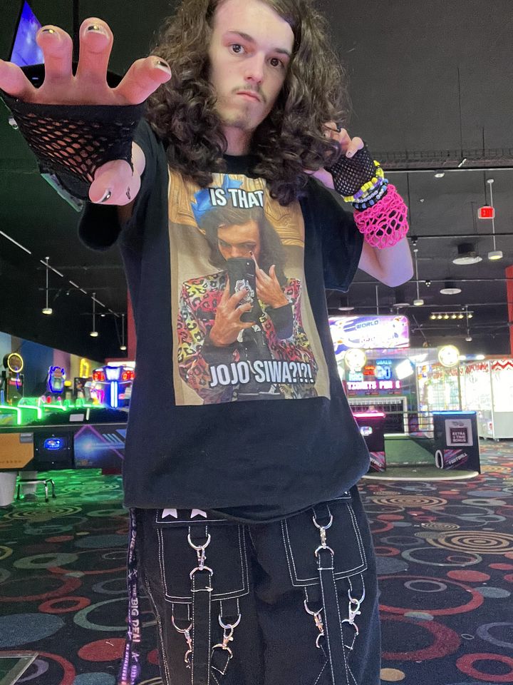 IS THAT JOJO SIWA?!?!?! Shirt product image (2)