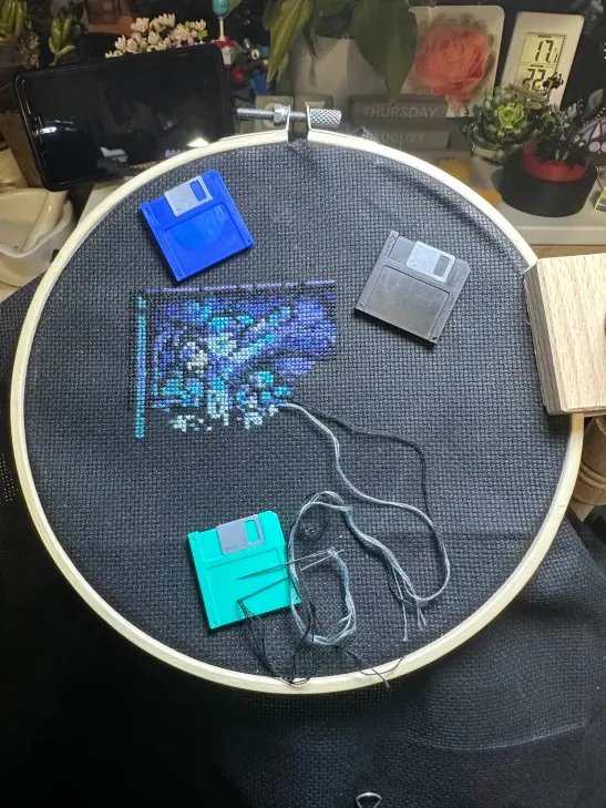 Floppy Disk Needle Minder product image (1)