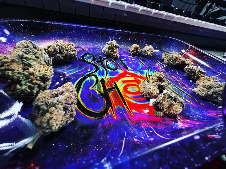 Stoned Chakra Rolling Tray product image (1)