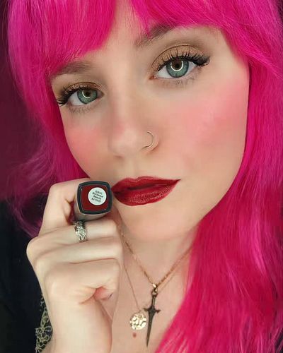 The devs said Lune wears Bordeaux lipstick, so that is what I'm wearing tonight for stream- Starting now!! Continuing our jou...
