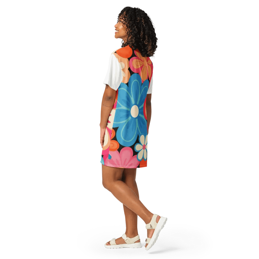 Retro Floral Fantasy T-Shirt Dress product image (3)