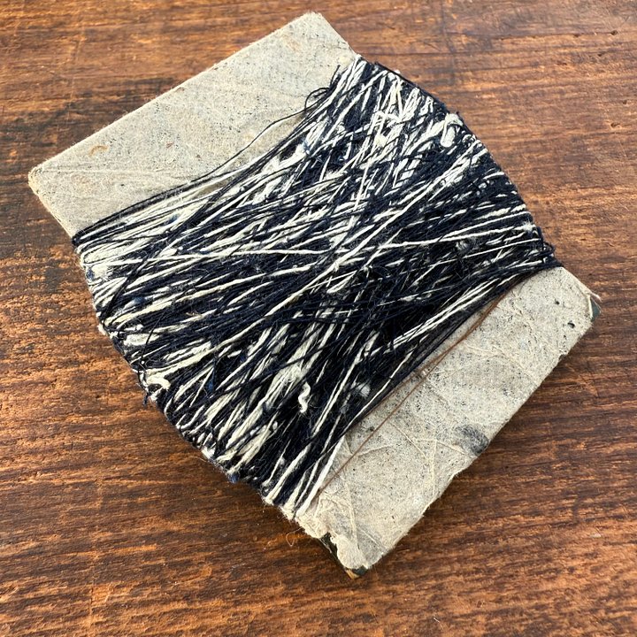 🎎 Kasuri Indigo Thread Spool – Early Showa or Taishō Period – Japan Antique Roadshow product image (2)