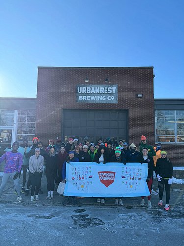 🥶🥶🥶 the cold weather didn’t stop this crew from being festive ! Thanks @urbanrestbrewing for the hospitality and @lululemon f...
