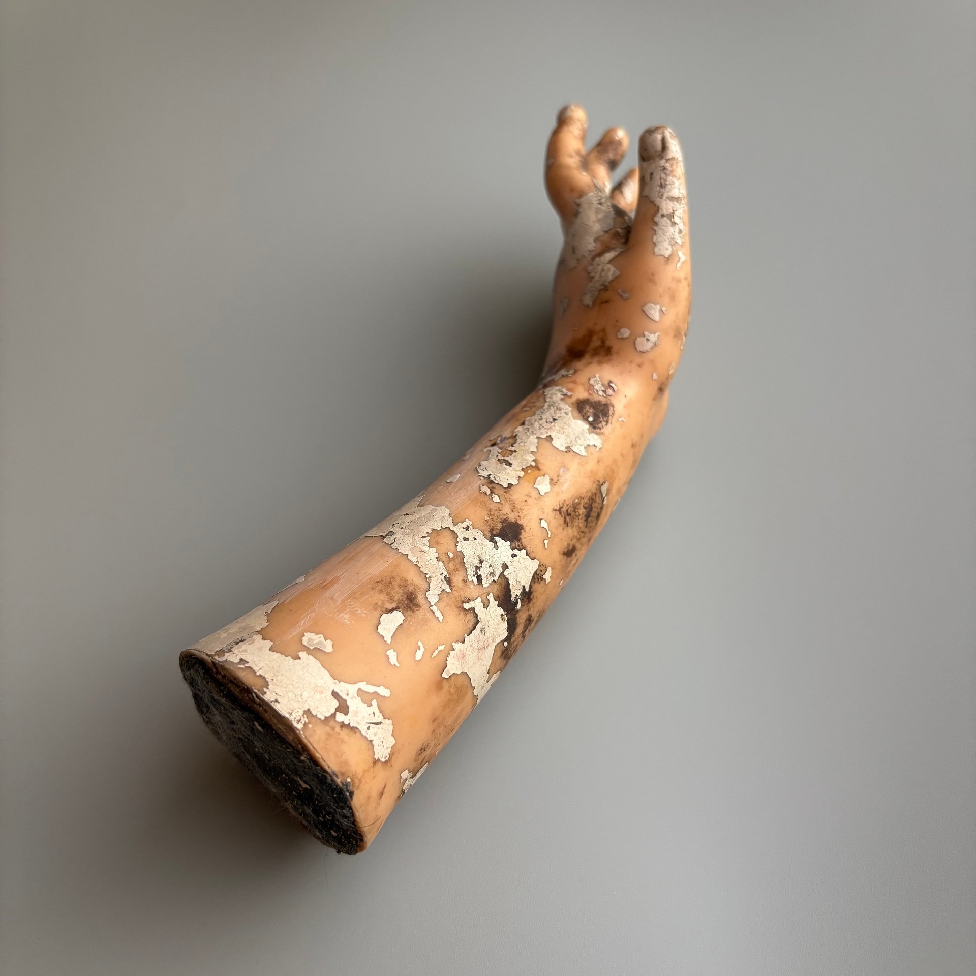 手形 アート作品 ヴィンテージ 塗装剥がれあり 店舖什器 product image (10)