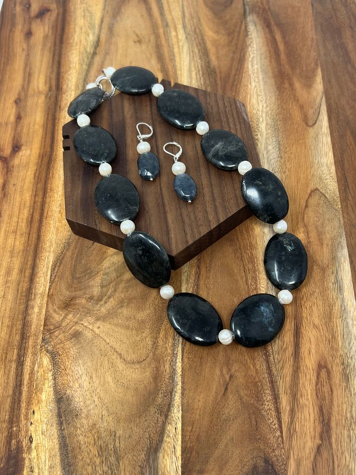 Handmade Necklace and Earring Set (Black Stones, Pearls) product image (1)