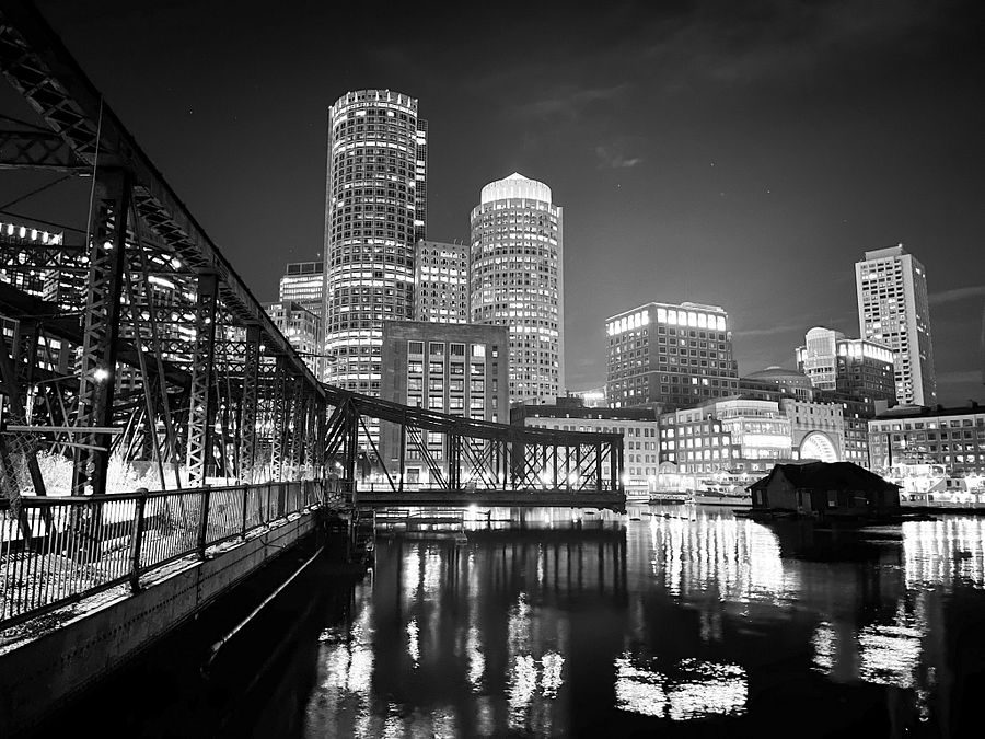 BLACK AND WHITE PHOTOGRAPHY product image (1)