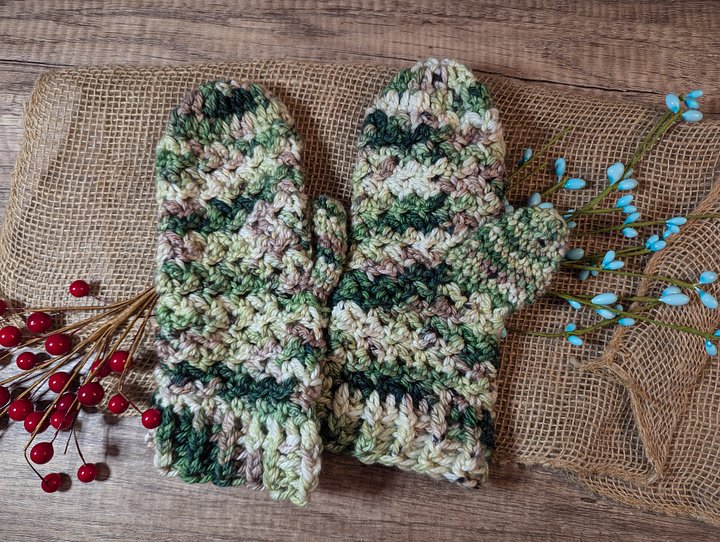 Market Spotlight Mittens - Green Varigated product image (1)