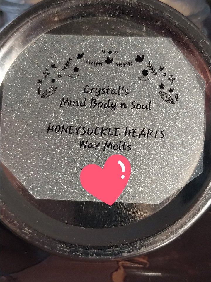 HoneySuckle Hearts Wax Melts product image (2)