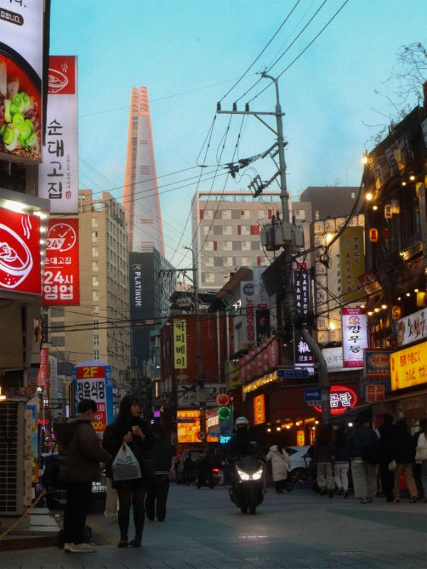 Streets of Seoul II - Photo product image (1)