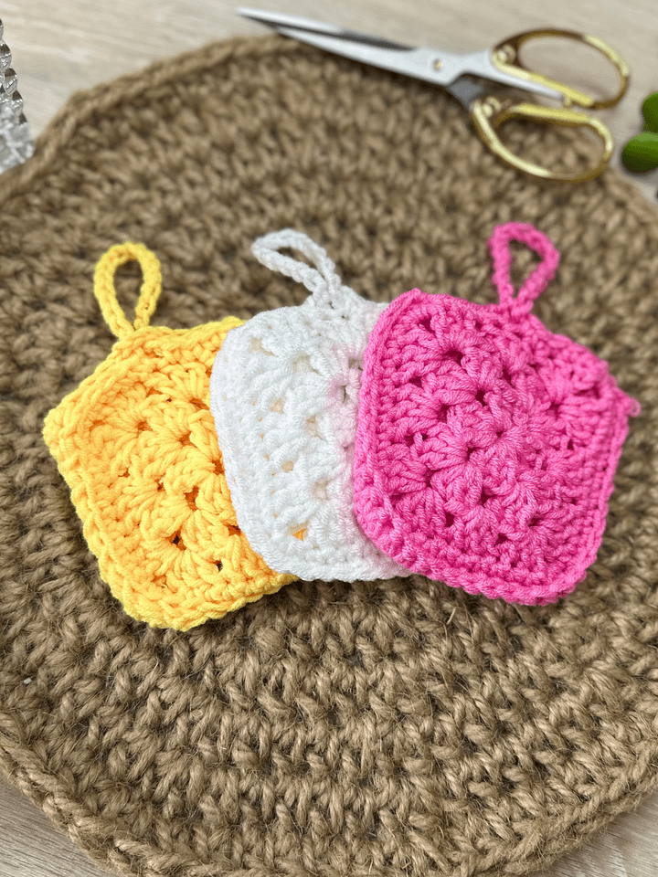 Crochet Granny Square Airpod Case Pattern product image (2)