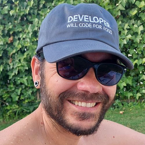 Summer vibes... 

https://nerdstudios-shop.fourthwall.com/en-eur/products/developer-will-code-for-food

#developerlife #devel...
