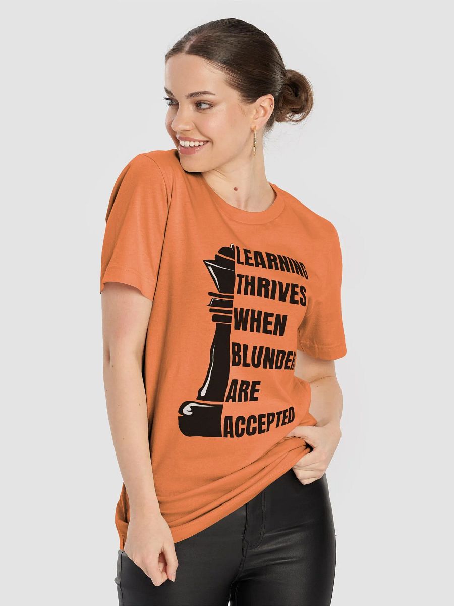 Queen Blunder Canvas Tee product image (80)