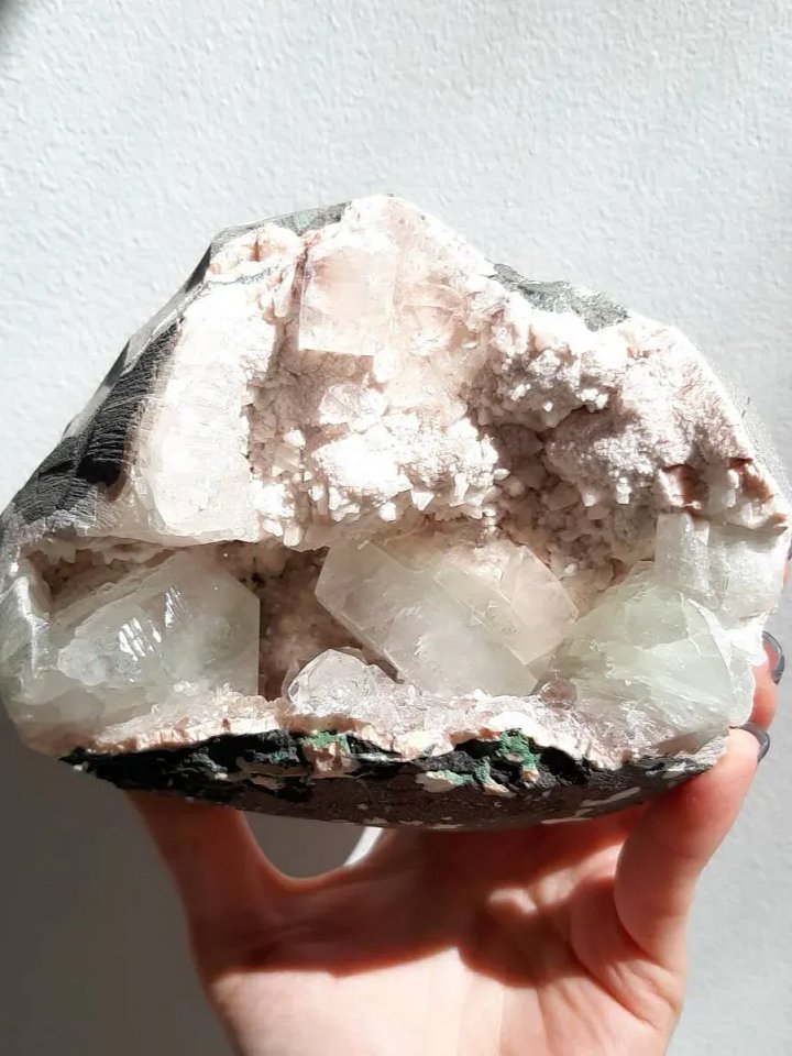 Apophyllite & stilbite crystal geode product image (2)
