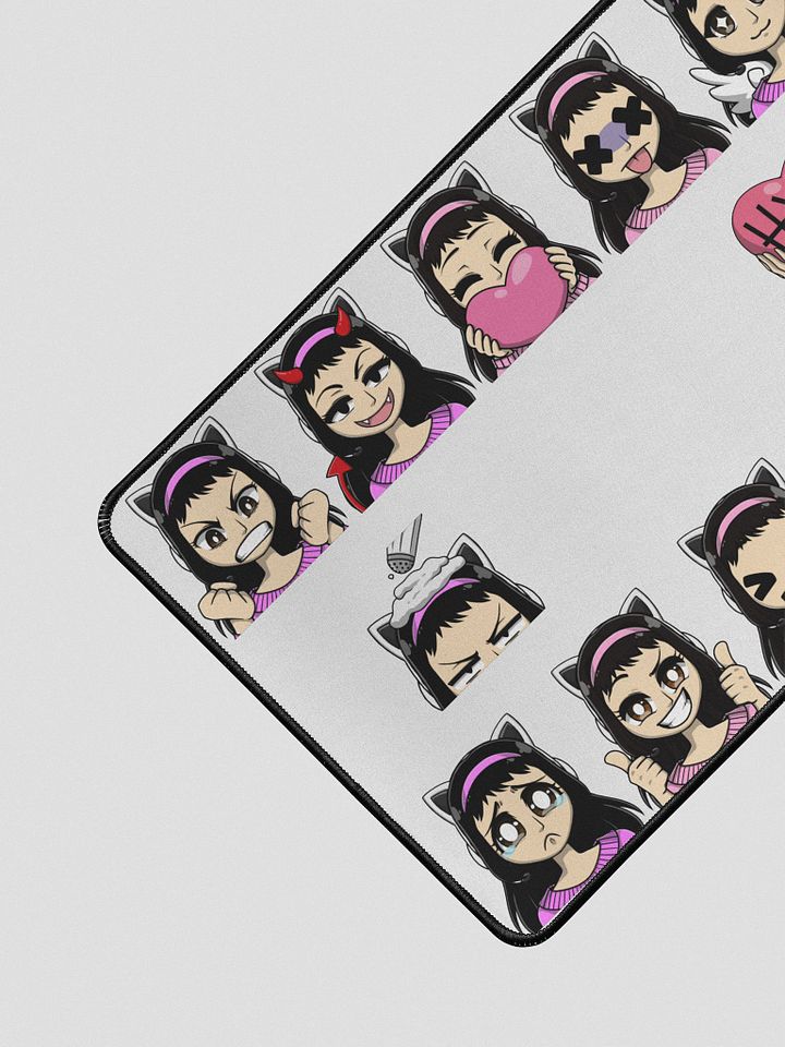 Finny Emote Desk Mat 12