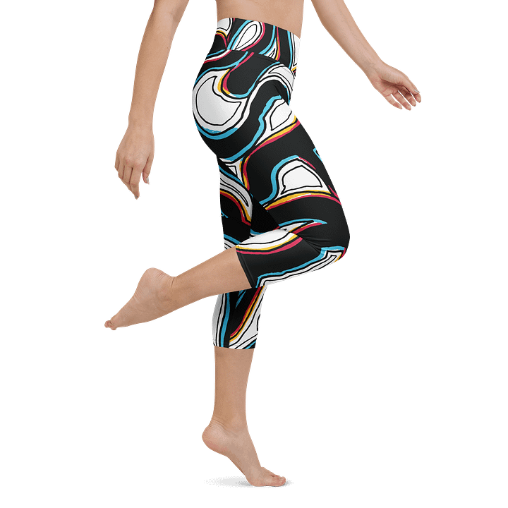 Symmetric Flow Yoga Capri Leggings product image (1)
