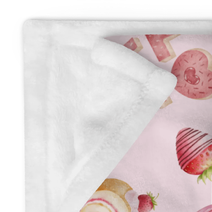 Valentine's Day Sweets and Cupcakes product image (24)